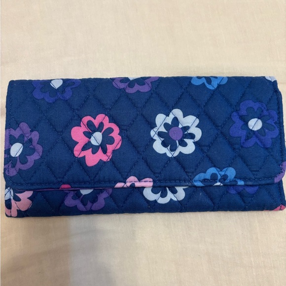 Vera Bradley Ellie Print Wallet - Picture 1 of 4